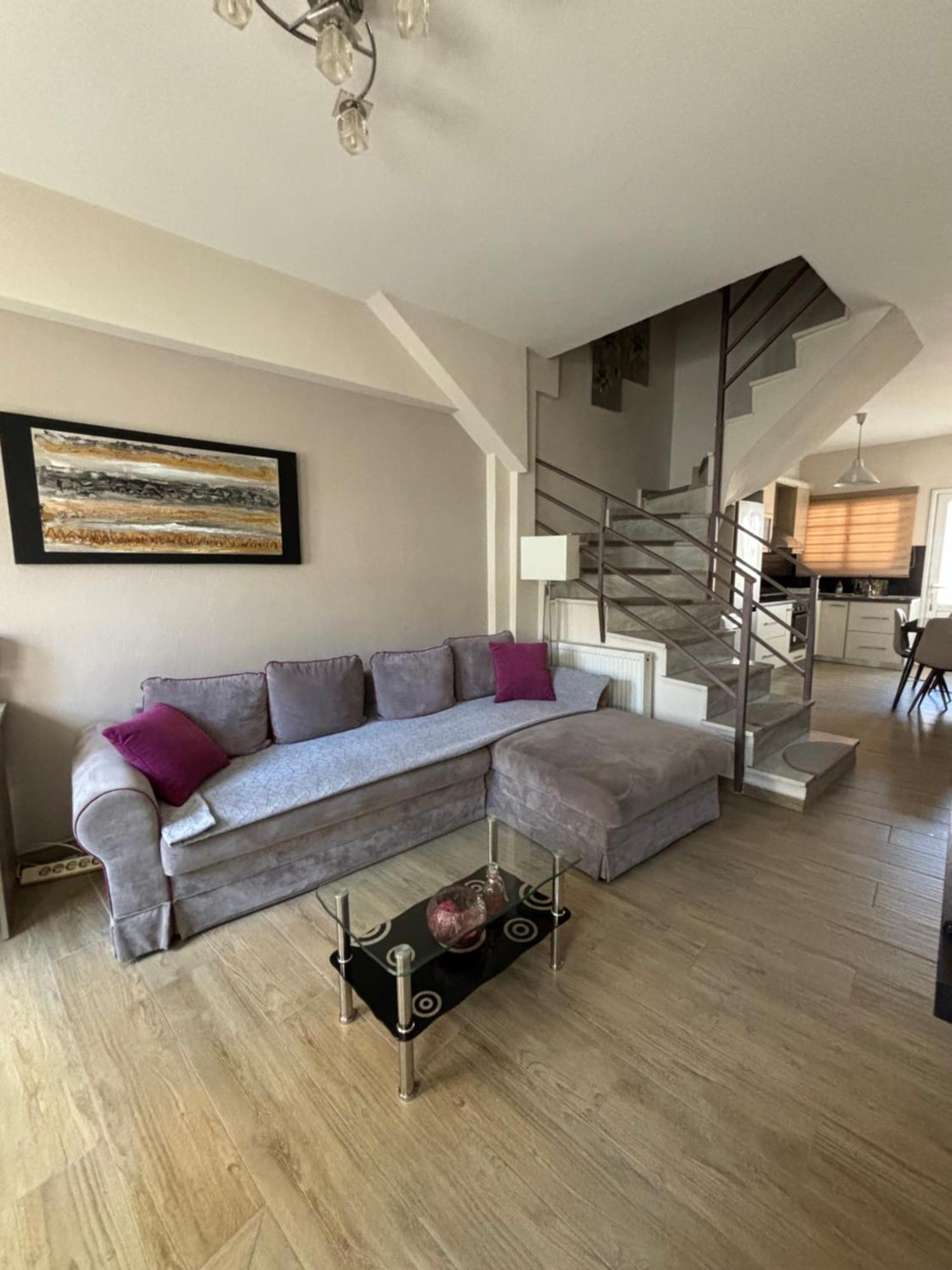 Old Town Apartment *